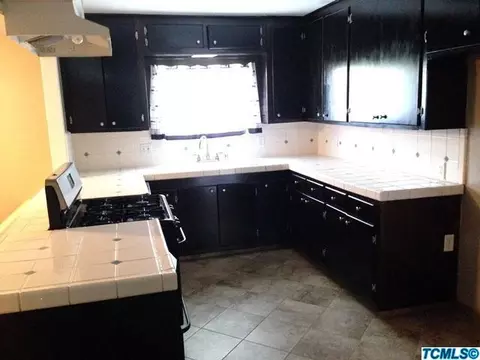 2413 E Westcott Ave, Visalia, CA 93292 photo 10