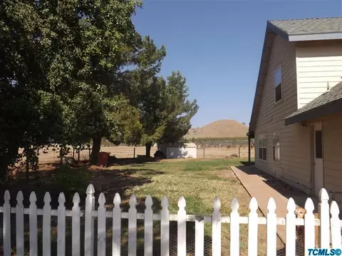 30623 Hamilton Dr, Exeter, CA 93221 photo 3