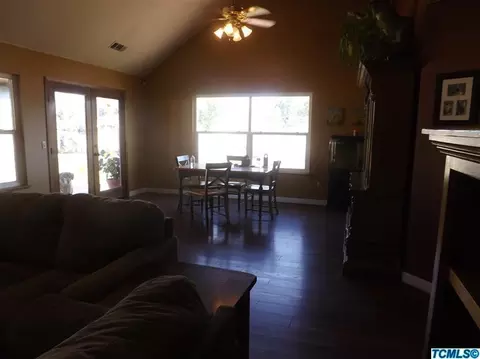 30623 Hamilton Dr, Exeter, CA 93221 photo 9