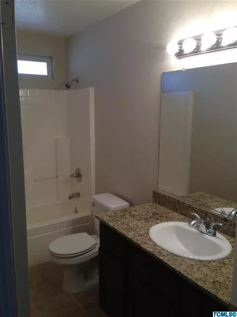 870 Pasteur St, Hanford, CA 93230 photo 5