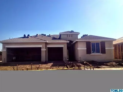 808 Arlington Ave, Lemoore, CA 93245 photo 1