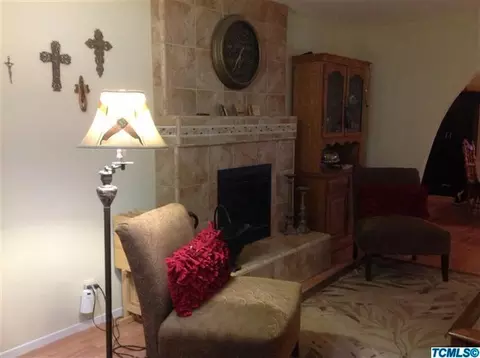 875 W D St, Lemoore, CA 93245 photo 8