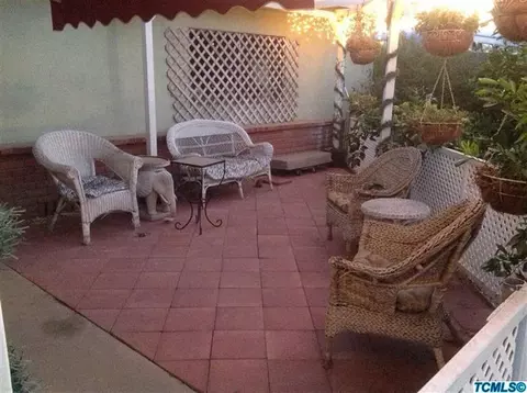 875 W D St, Lemoore, CA 93245 photo 2