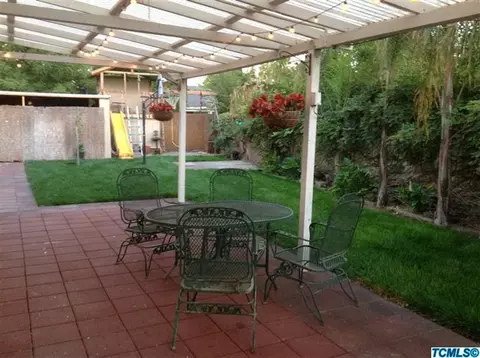 875 W D St, Lemoore, CA 93245 photo 3