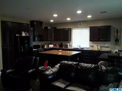 3711 E Harter Ct, Visalia, CA 93292 photo 4