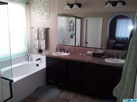 3711 E Harter Ct, Visalia, CA 93292 photo 11