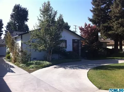 127 E Prosperity Ave, Tulare, CA 93274 photo 1