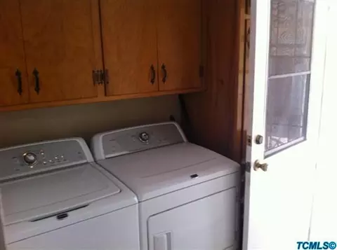 127 E Prosperity Ave, Tulare, CA 93274 photo 4
