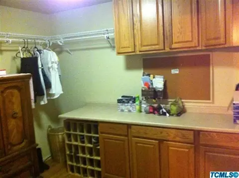 127 E Prosperity Ave, Tulare, CA 93274 photo 5