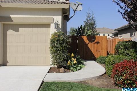 3074 Ryan Ave, Tulare, CA 93274 photo 2