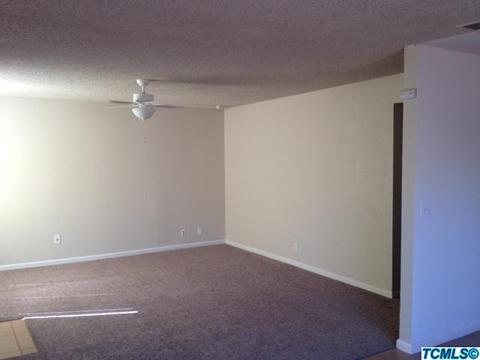 1010 Ellsworth Ave, Pixley, CA 93256 photo 2