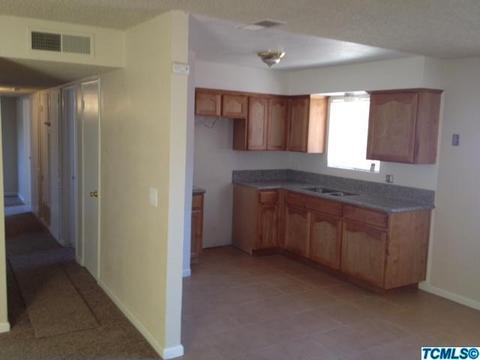 1010 Ellsworth Ave, Pixley, CA 93256 photo 3