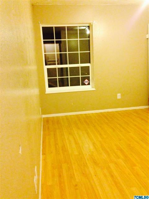 979 Clover Ln, Hanford, CA 93230 photo 6