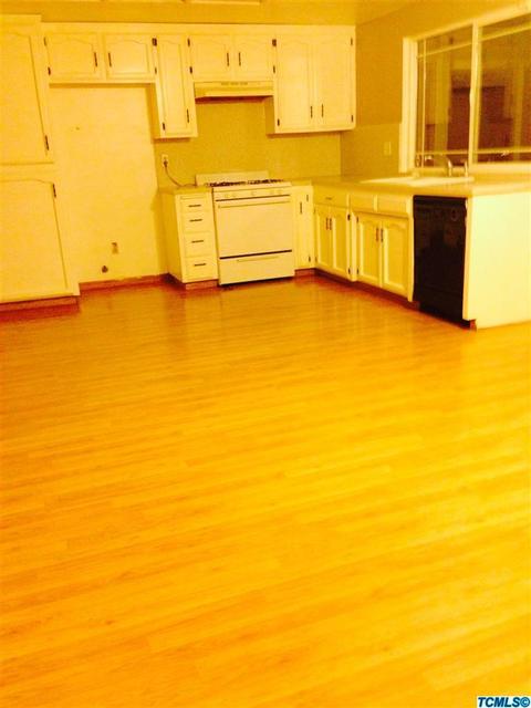 979 Clover Ln, Hanford, CA 93230 photo 9