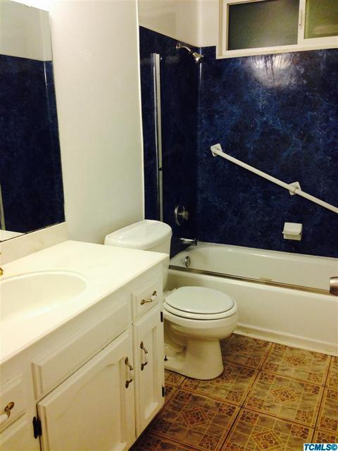979 Clover Ln, Hanford, CA 93230 photo 4