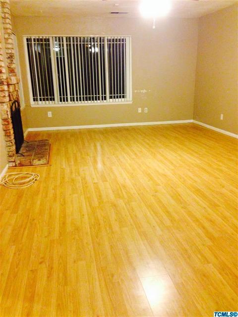 979 Clover Ln, Hanford, CA 93230 photo 8