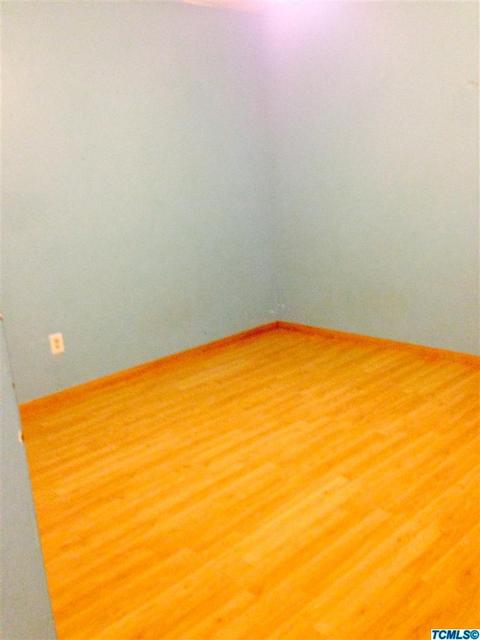 979 Clover Ln, Hanford, CA 93230 photo 5