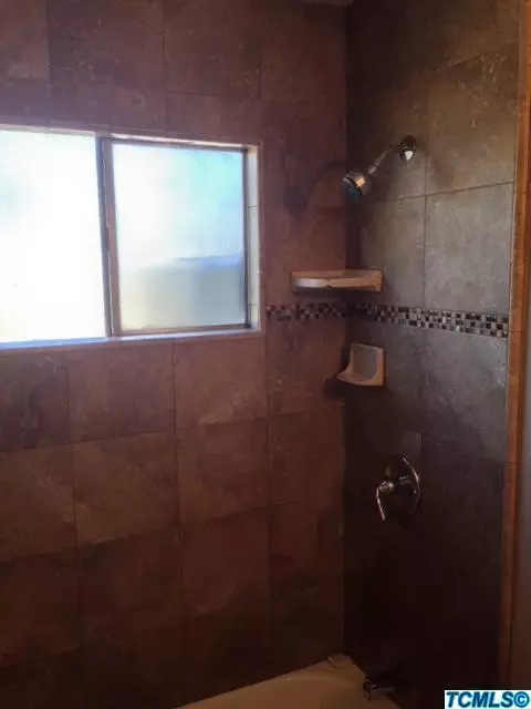 420 E Rose Ave, Visalia, CA 93277 photo 5