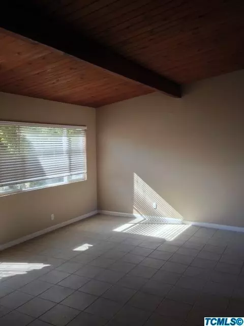 420 E Rose Ave, Visalia, CA 93277 photo 4