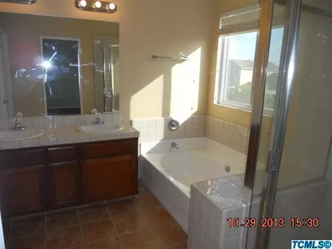 1124 Marks Ct, Dinuba, CA 93618 photo 5