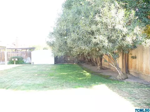 2401 E Hillcrest Ct, Visalia, CA 93292 photo 14