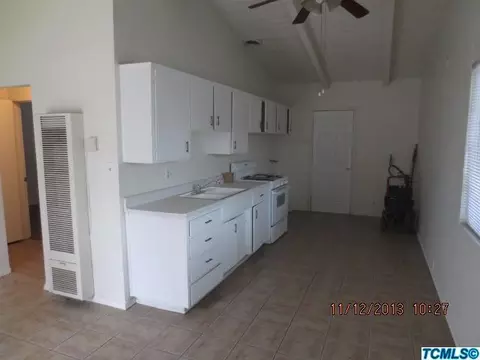 203 E Laurel, Visalia, CA 93292 photo 5