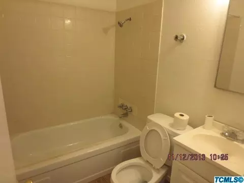 203 E Laurel, Visalia, CA 93292 photo 9