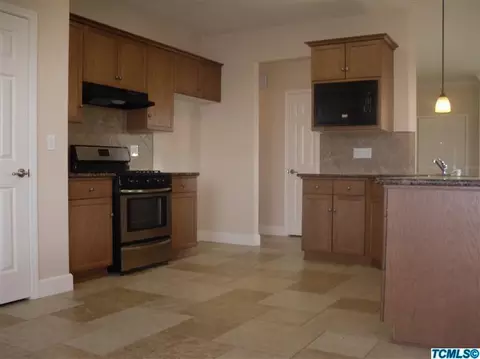 1783 Greene St, Dinuba, CA 93618 photo 3