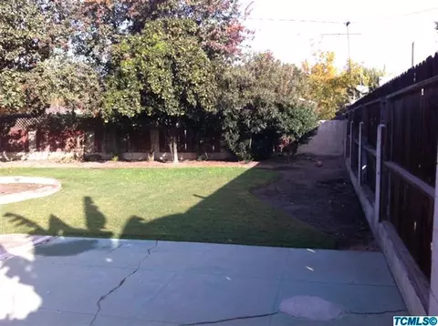 1010 E Myrtle Ave, Visalia, CA 93292 photo 5