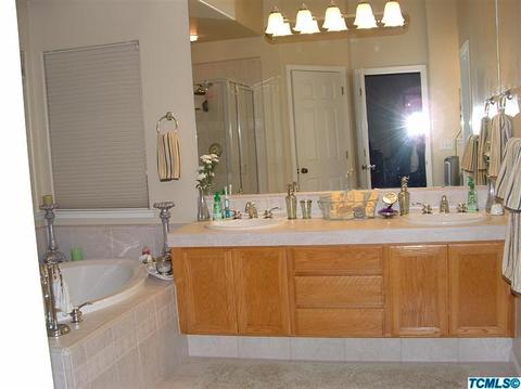 449 Millbrook St, Hanford, CA 93230 photo 14
