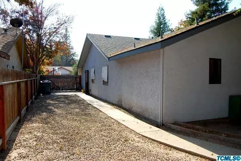 1930 E Paradise Ave, Visalia, CA 93292 photo 15