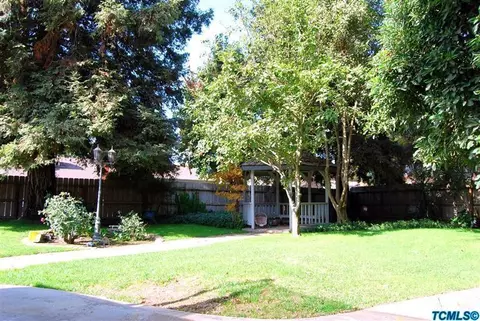 1930 E Paradise Ave, Visalia, CA 93292 photo 13