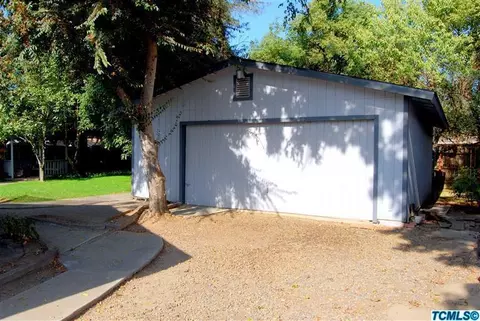 1930 E Paradise Ave, Visalia, CA 93292 photo 14