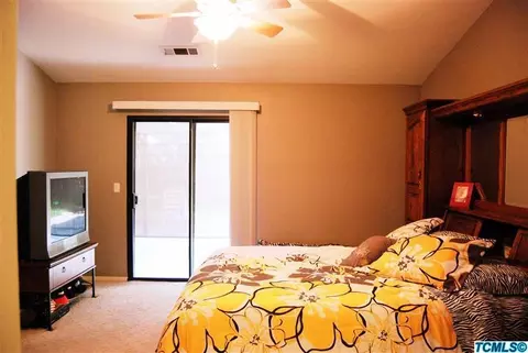 1930 E Paradise Ave, Visalia, CA 93292 photo 8