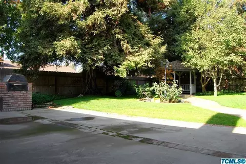 1930 E Paradise Ave, Visalia, CA 93292 photo 11