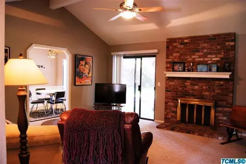 1930 E Paradise Ave, Visalia, CA 93292 photo 7