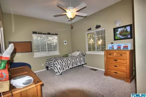 300 W Glaze Ave, Exeter, CA 93221 photo 9