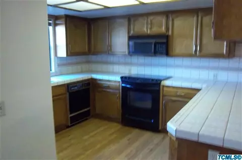 395 Jackson, Tulare, CA 93274 photo 5