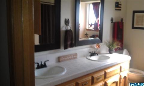2217 N Thomas Ct, Visalia, CA 93292 photo 7