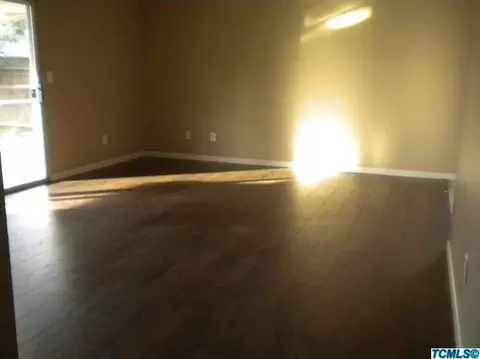 1889 Cassidy St, Tulare, CA 93274 photo 3