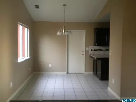 1889 Cassidy St, Tulare, CA 93274 photo 4