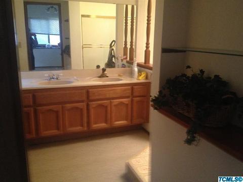 1004 E Ferguson, Visalia, CA 93292 photo 10