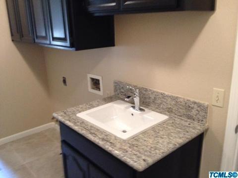 1843 E Parker Ct, Visalia, CA 93292 photo 9
