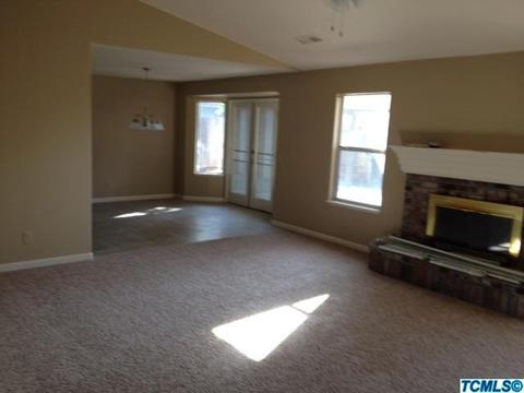 1843 E Parker Ct, Visalia, CA 93292 photo 7