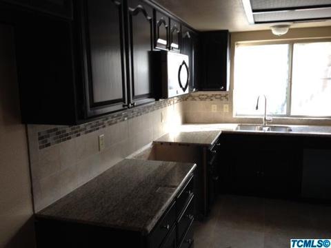 1843 E Parker Ct, Visalia, CA 93292 photo 3