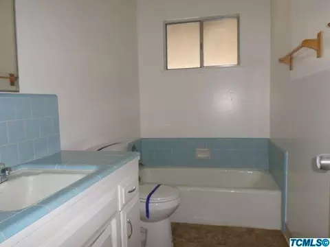 14062 Walnut St, Armona, CA 93202 photo 5
