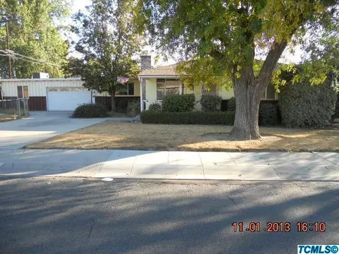 301 E College Ave, Tulare, CA 93274 photo 1