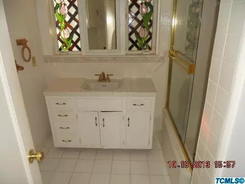 301 E College Ave, Tulare, CA 93274 photo 6