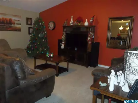 200 E Hunstsman Ave, Reedley, CA 93654 photo 2