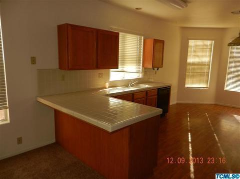 838 Wexford Dr, Lemoore, CA 93245 photo 3